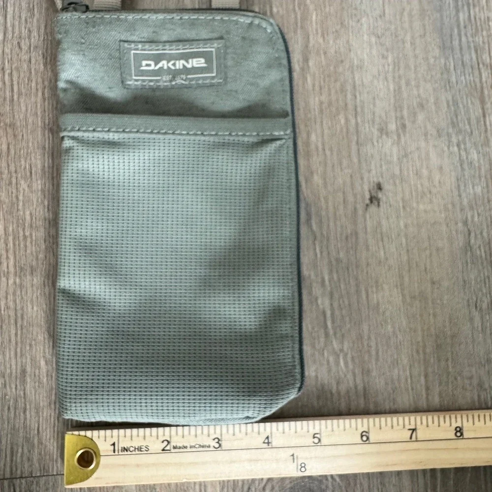 Dakine Sage Green Canvas Travel Neck Hall Pass Zip Around Wallet Crossbody